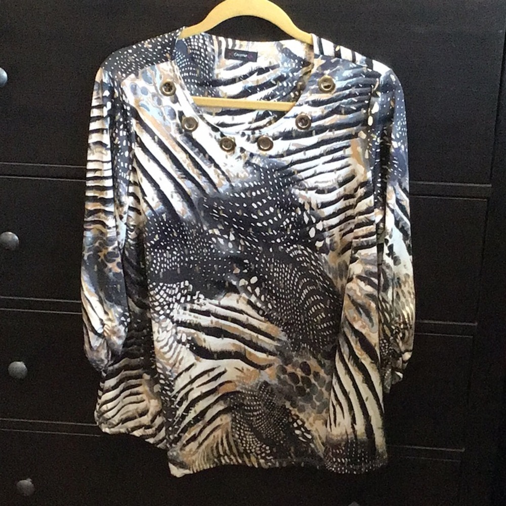 Cocomo Black and gold Graphic 3/4 Sleeve Blouse